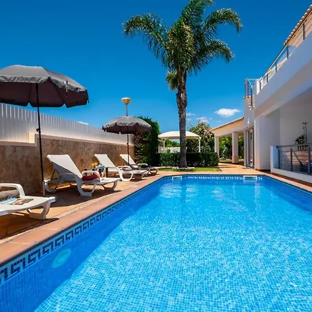 Vila Laguna - Moradia Relaxante Com Piscina Aquecivel E Bbq - Albufeira