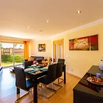 Willa Laguna - Moradia Relaxante Com Piscina Aquecivel E Bbq -