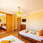 Laguna - Moradia Relaxante Com Piscina Aquecivel E Bbq - Willa