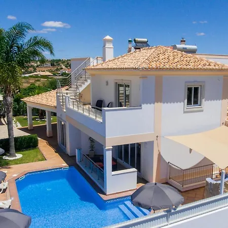 Laguna - Moradia Relaxante Com Piscina Aquecivel E Bbq -