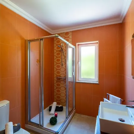 Laguna - Moradia Relaxante Com Piscina Aquecivel E Bbq - Albufeira