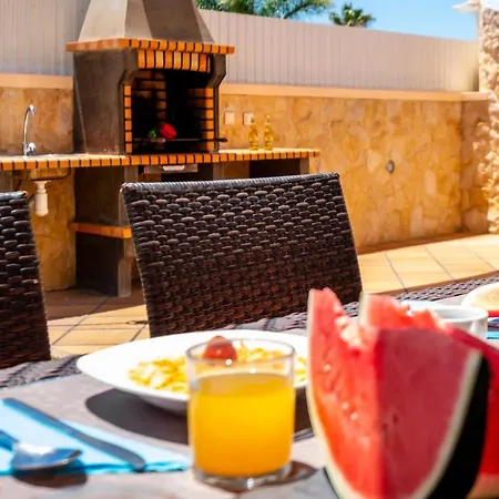Villa Laguna - Moradia Relaxante Com Piscina Aquecivel E Bbq - Albufeira